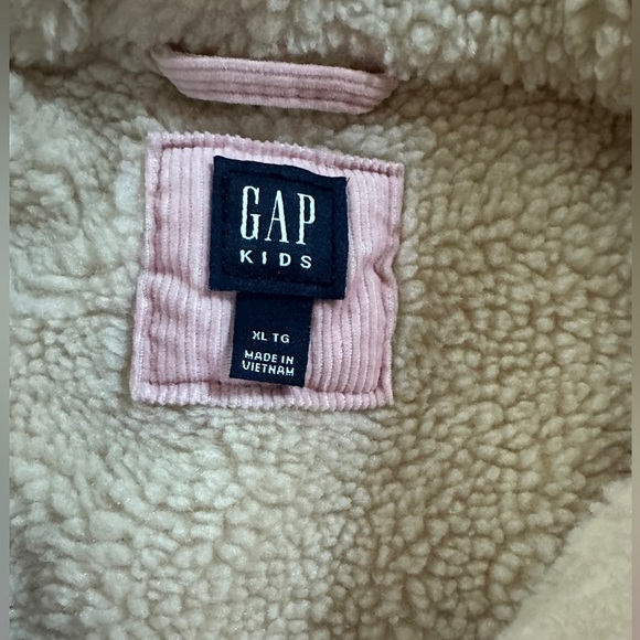 Gap NWTS Sherpa lined pink beige cord jacket
Girls XL, fit women’s XS - Picture 7 of 9
